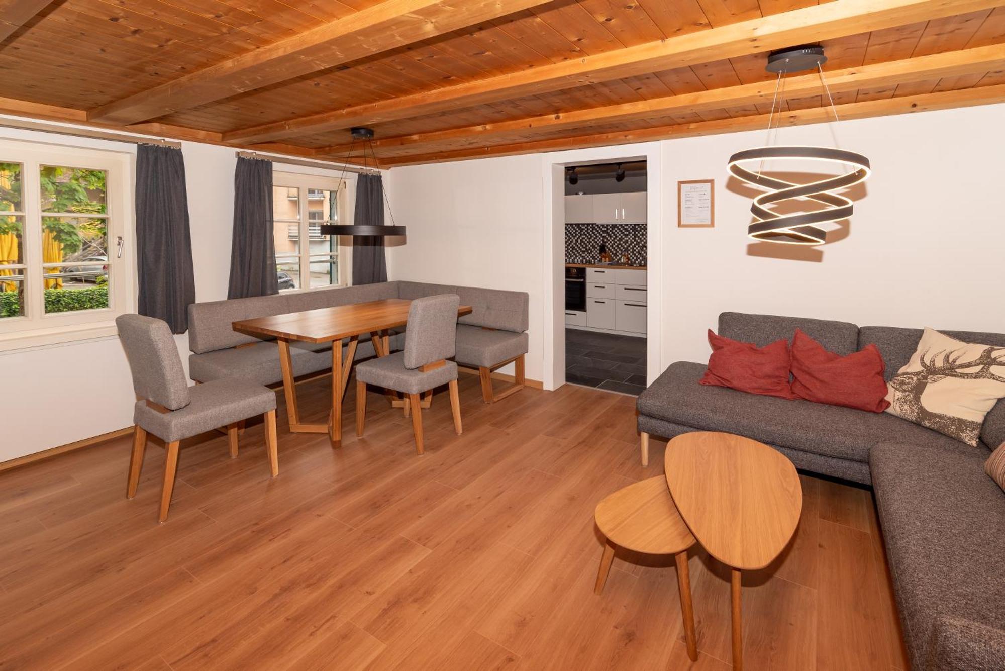 Crimson Cottage Apartments Dornbirn Exterior photo