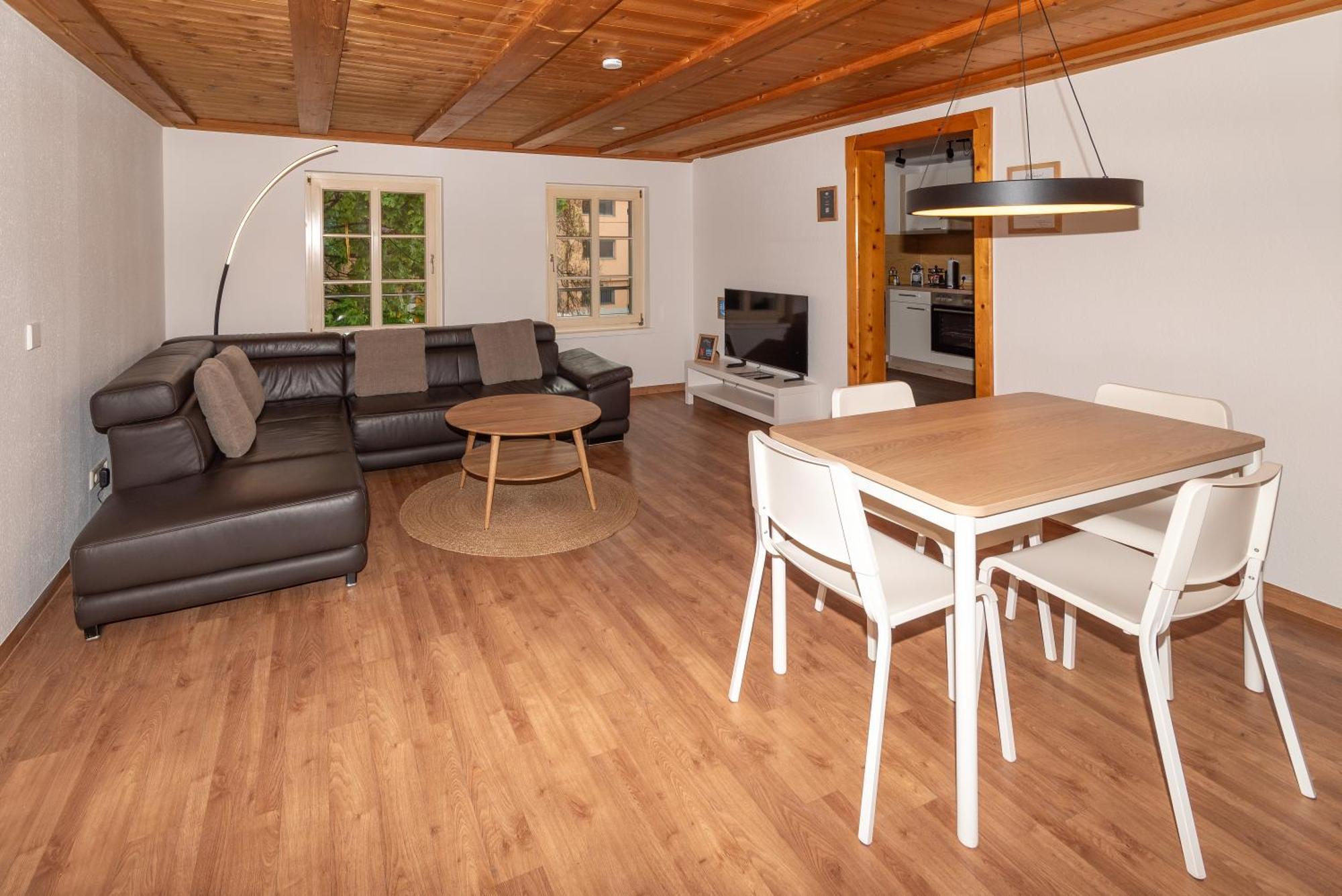 Crimson Cottage Apartments Dornbirn Exterior photo